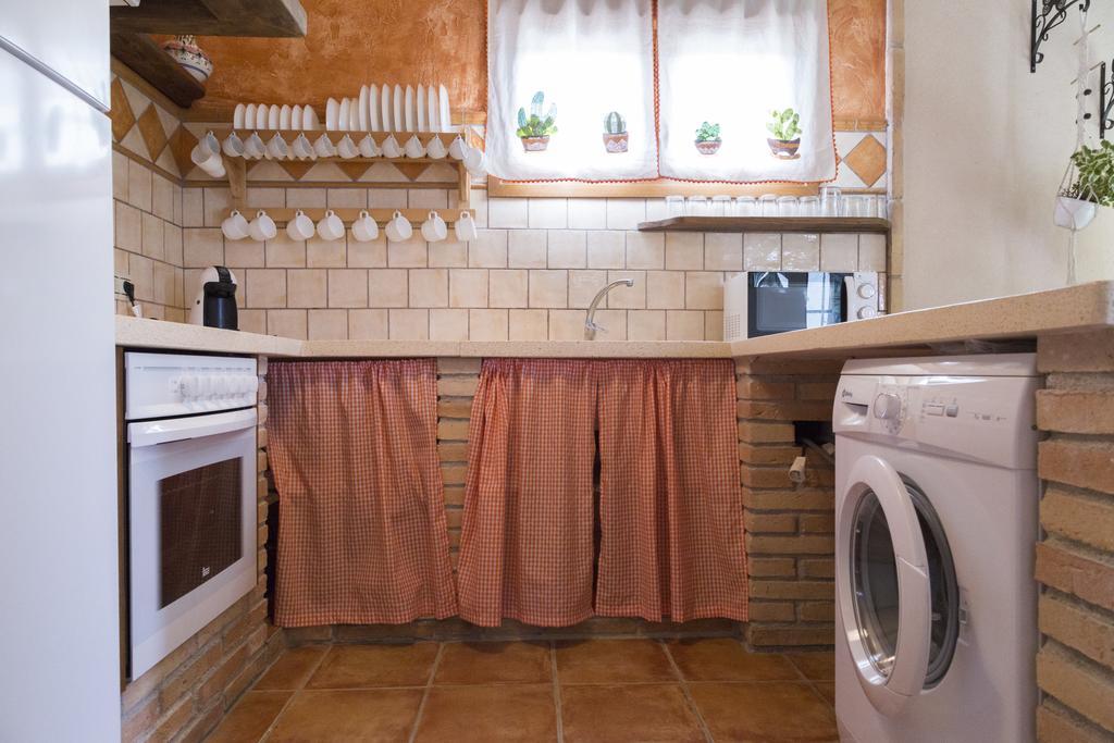 Casa La Tora Guest House Deltebre Bilik gambar